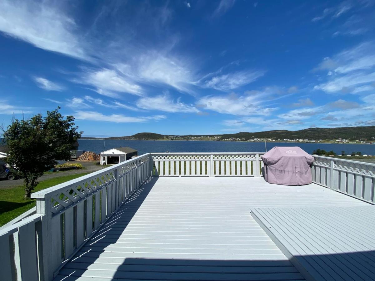 Вілла Rocky Harbour Oceanfront Екстер'єр фото